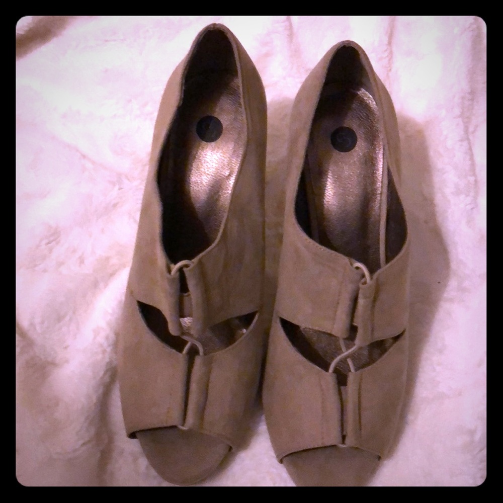 Suede Heels 👠